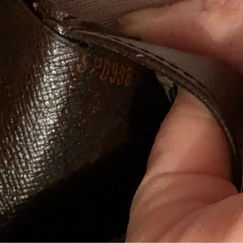 Louis Vuitton Damier Ebene wallet - Picture 7 of 11